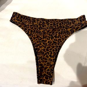 KENDAL AND KYLIE BIKINI 🥵🔥